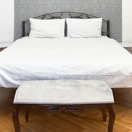 Teodora Square Apartments Площа Святого Теодора Lviv Luaran gambar